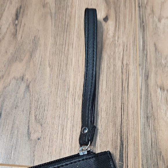 Disney Black and Red Mickey and Minnie Wristlet With Metallic Silver Card Holder - Picture 6 of 17